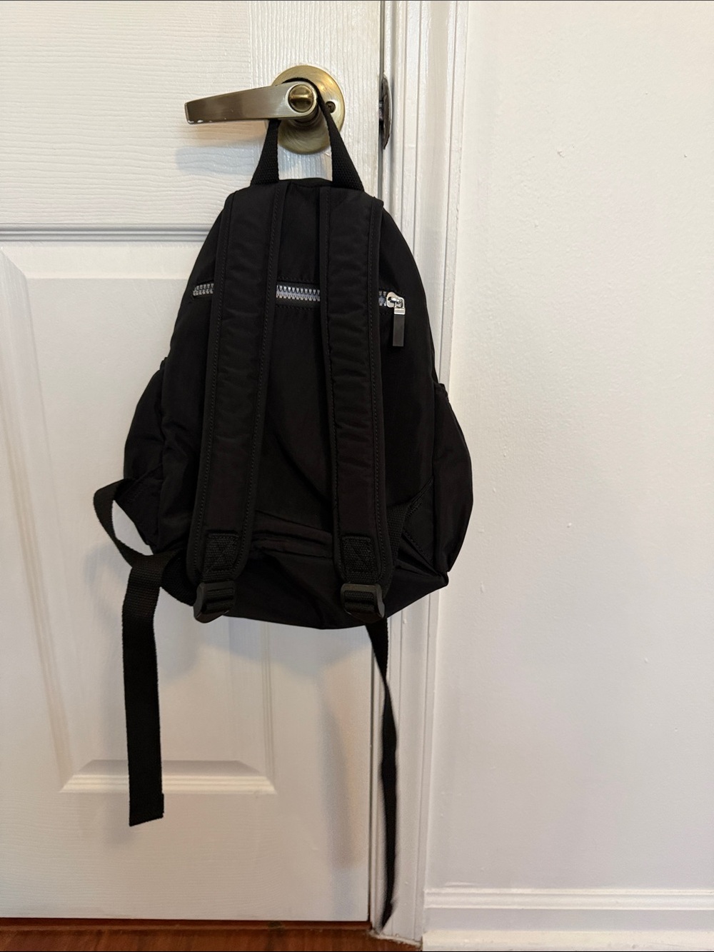 Classic Black womens’ Backpack - Unbranded - Picture 3 of 6